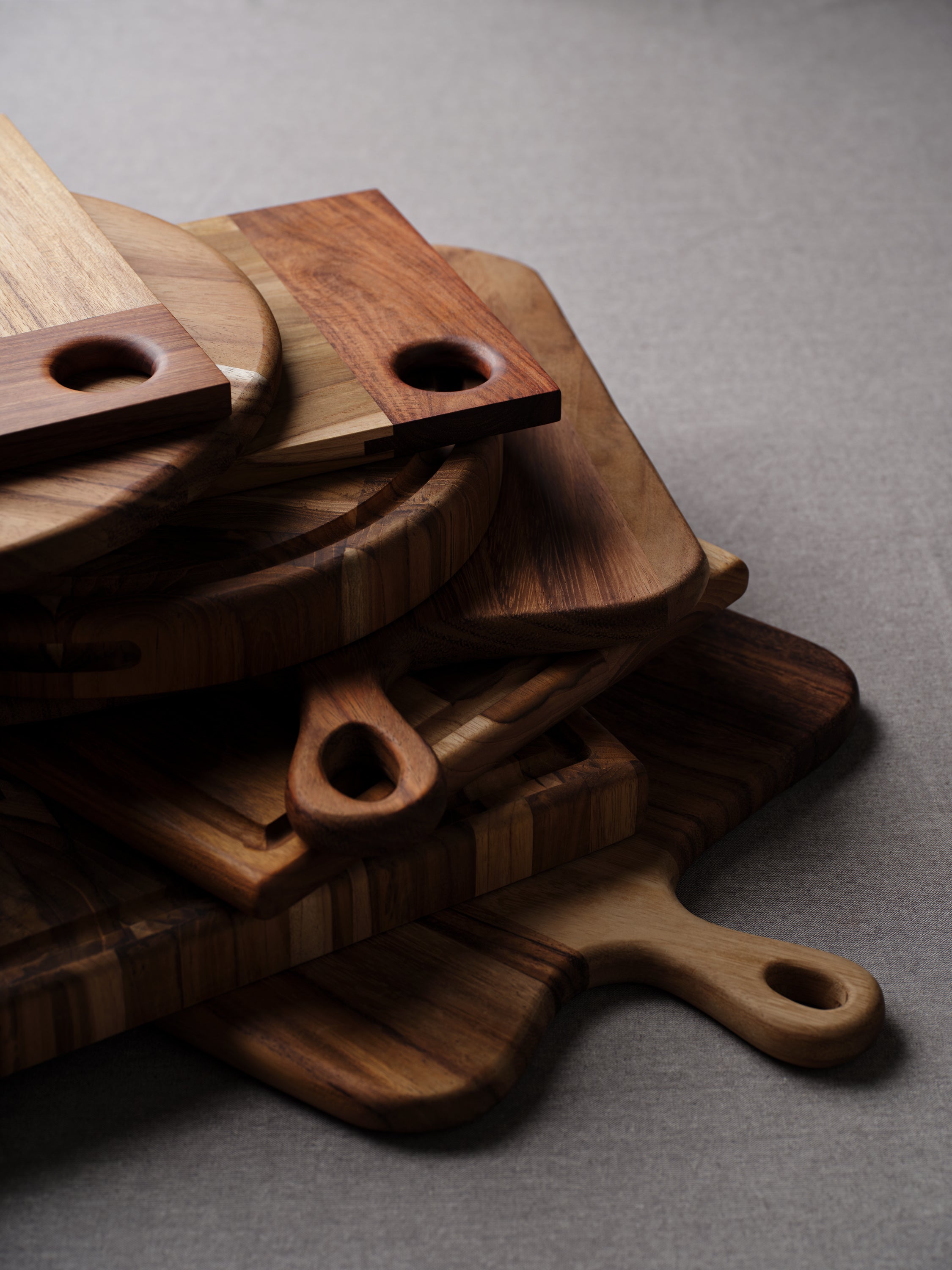 square serving board with handle