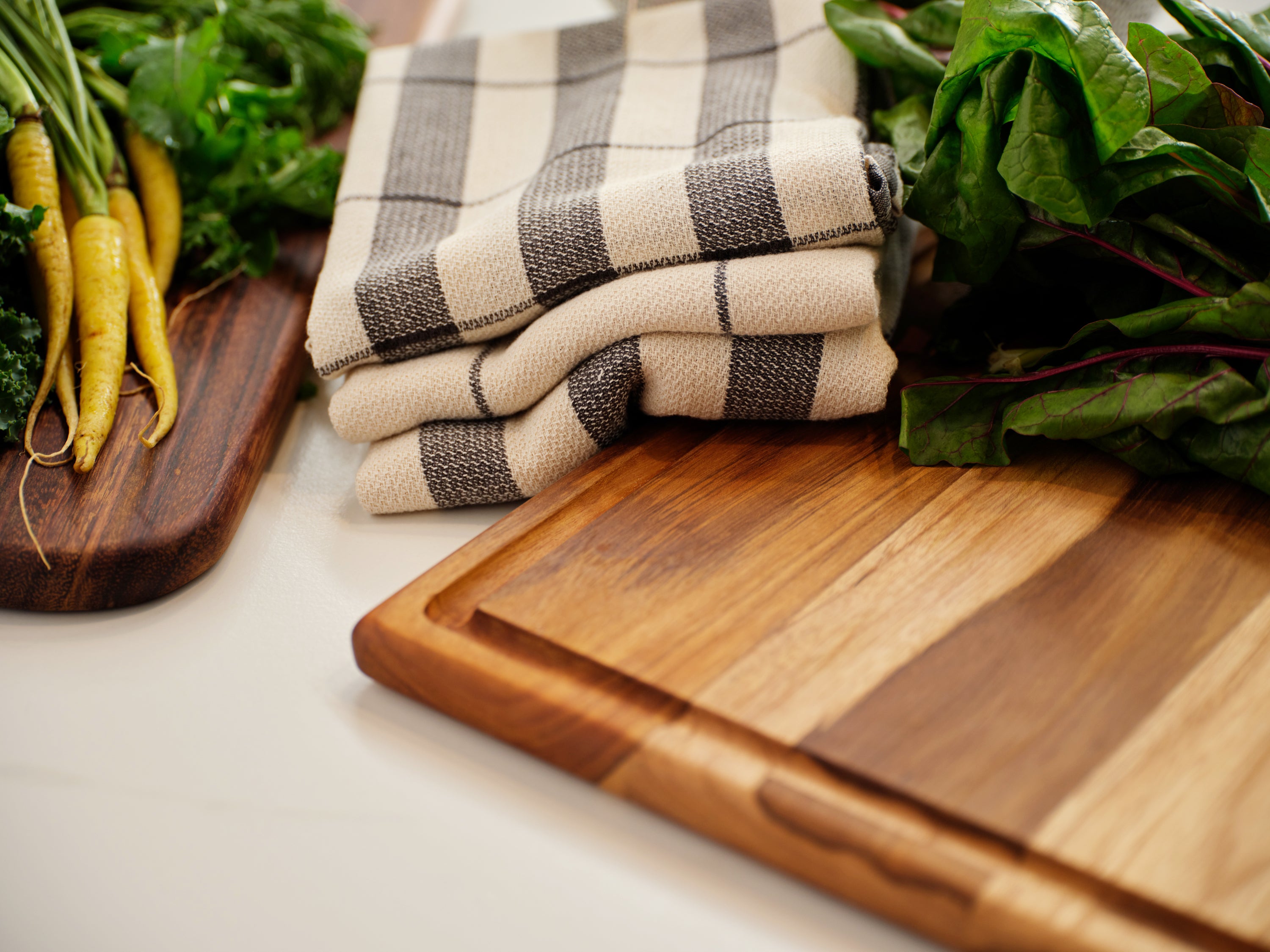 teak cutting board with juice groove